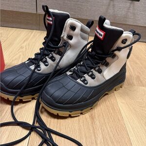 Hunter Explorer Boots sz 7